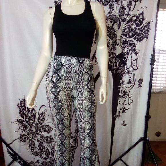 Peachy Girl Pants - NWT- Snakeskin Pant w/Figure Shaping Bodysuit